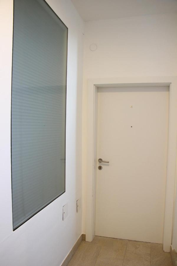 Apartment Number 4 Виена Екстериор снимка